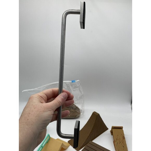 LOT of Tech Deck Fingerboard Cult Finger Bikes Tools Parts Ramps Sand - Picture 6 of 8